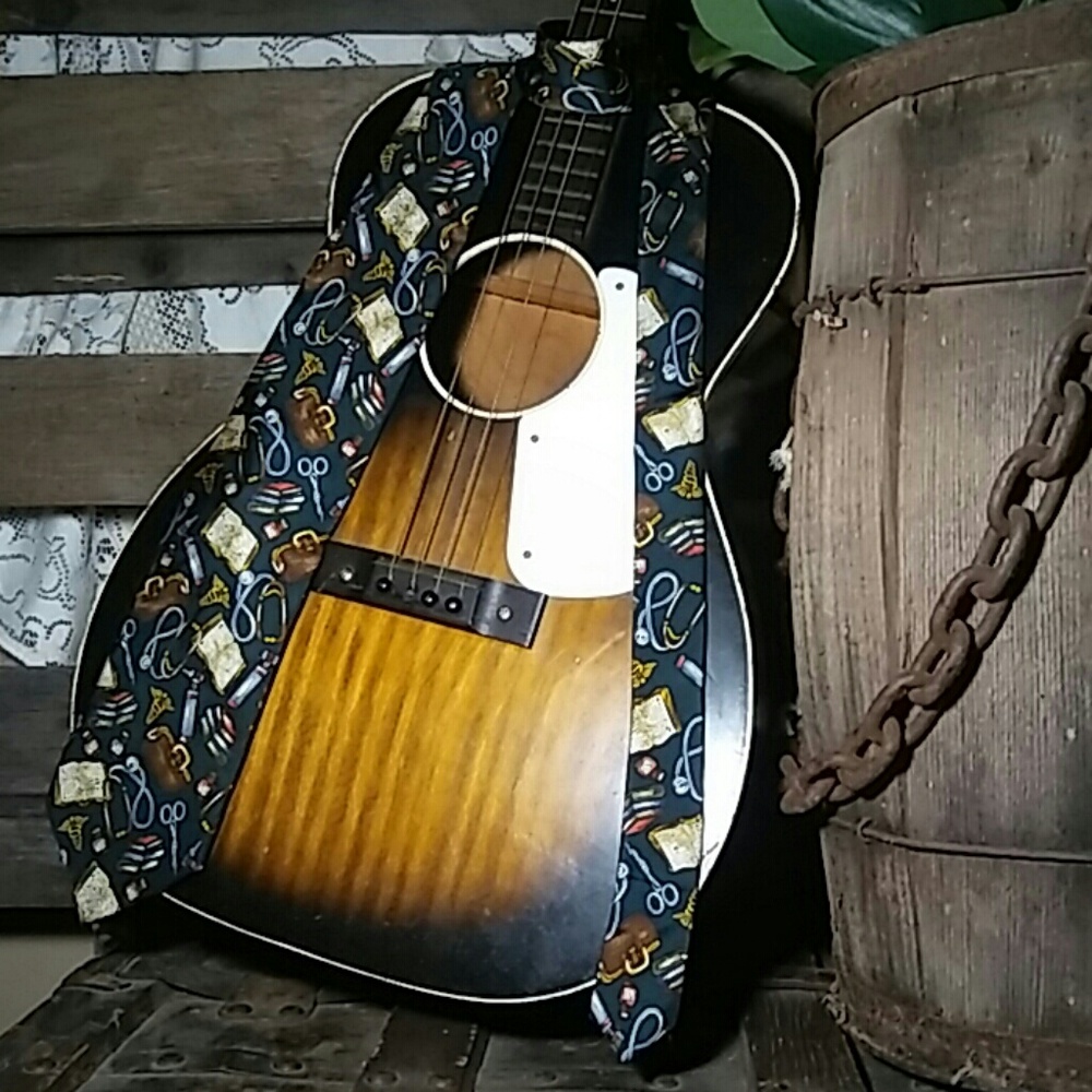 Green Alynn Neckwear tie